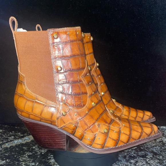 Vince Camuto “Norley Western Boot” - Picture 4 of 6